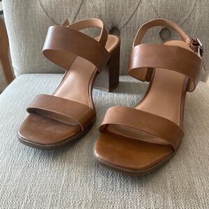 Universal Thread 3” Heel Nude Sandals LIKE NEW - size 8 1/2